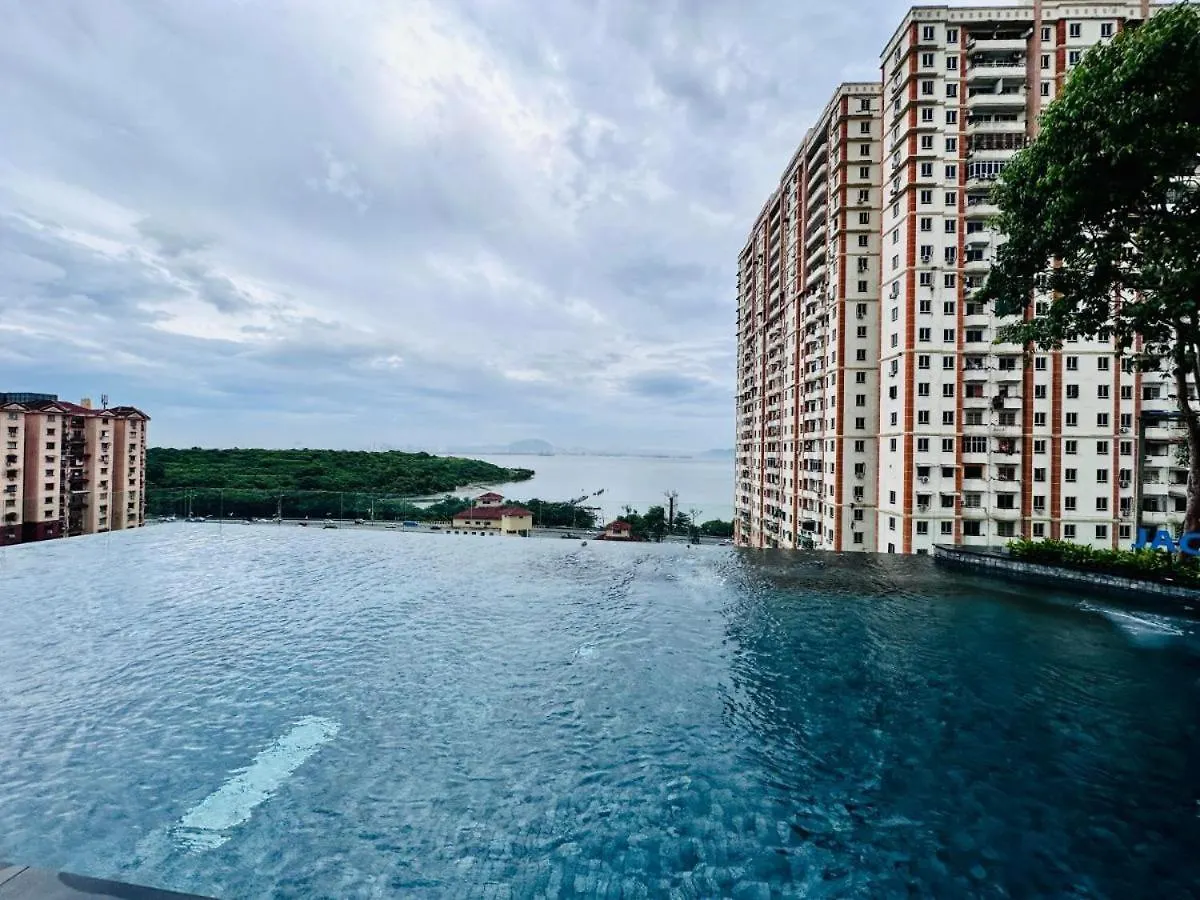 Urban Suites Georgetown Penang - Sea View & Georgetown View - High Floor - Exclusive & Cozy Stay 0*, ジョージタウン