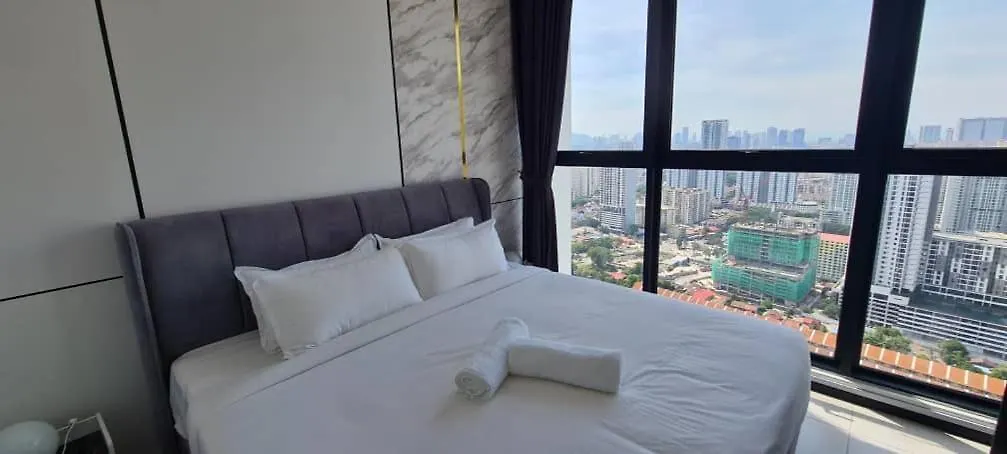 Urban Suites Georgetown Penang - Sea View & Georgetown View - High Floor - Exclusive & Cozy Stay