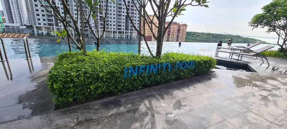 Urban Suites Georgetown Penang - Sea View & Georgetown View - High Floor - Exclusive & Cozy Stay 0*, ジョージタウン マレーシア