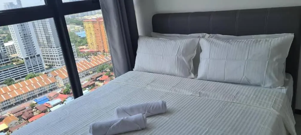 Urban Suites Georgetown Penang - Sea View & Georgetown View - High Floor - Exclusive & Cozy Stay 0*, ジョージタウン