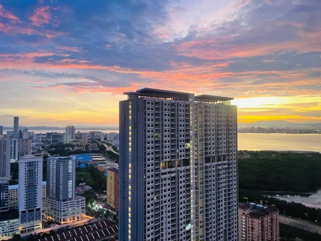 Urban Suites Georgetown Penang - Sea View & Georgetown View - High Floor - Exclusive & Cozy Stay 0*, ジョージタウン
