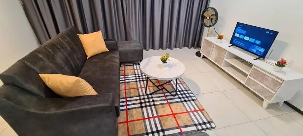 Urban Suites Georgetown Penang - Sea View & Georgetown View - High Floor - Exclusive & Cozy Stay