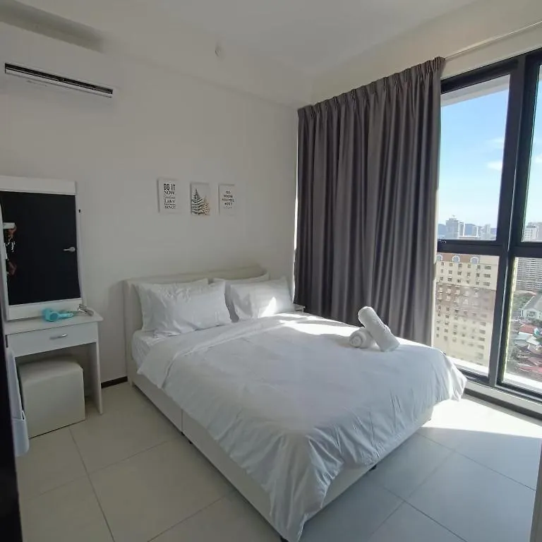 Urban Suites Georgetown Penang - Sea View & Georgetown View - High Floor - Exclusive & Cozy Stay アパート ジョージタウン