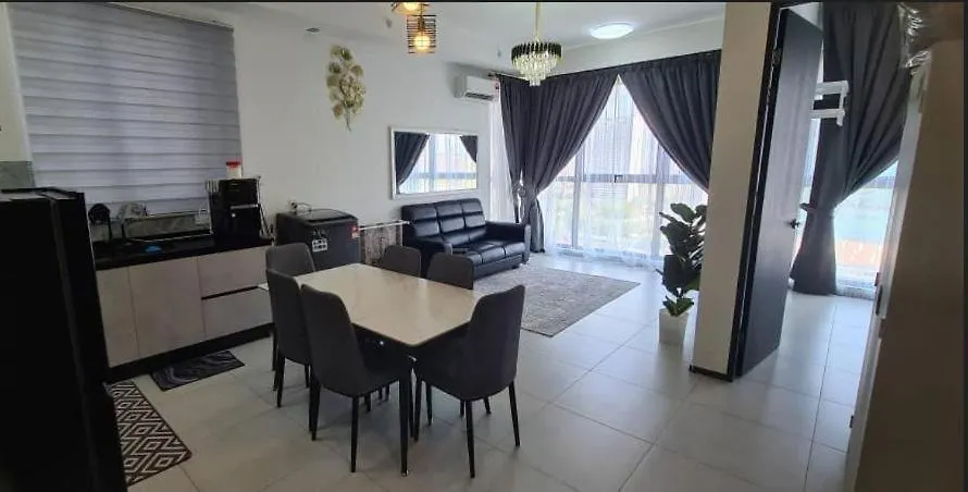 Urban Suites Georgetown Penang - Sea View & Georgetown View - High Floor - Exclusive & Cozy Stay
